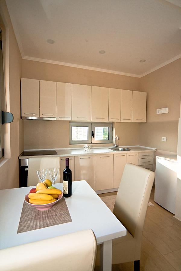 Apartments Jasmina Ulcinj Exterior foto